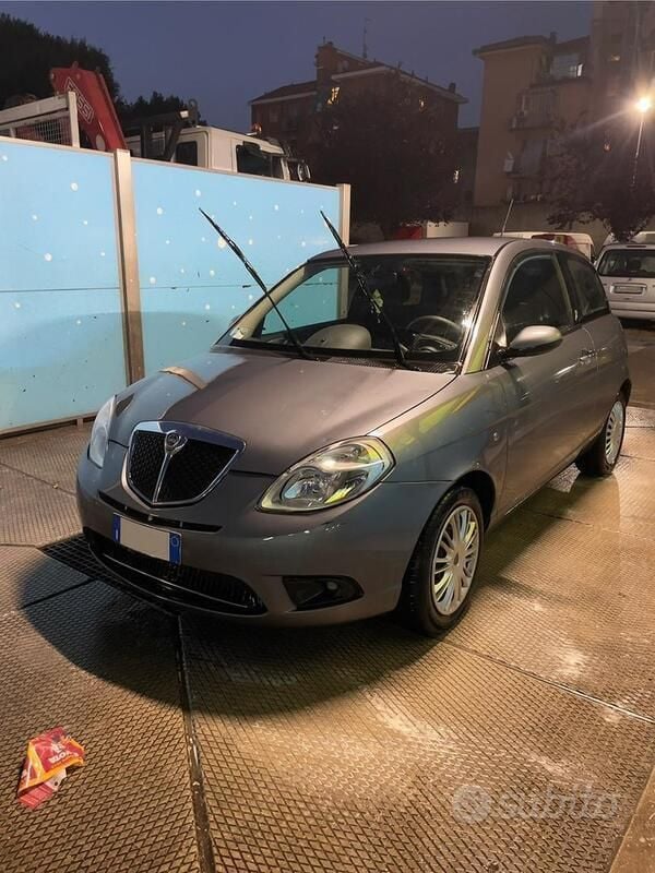 Usata Lancia Ypsilon 80 CV (58 kW) 2008 Grigio Utilitaria