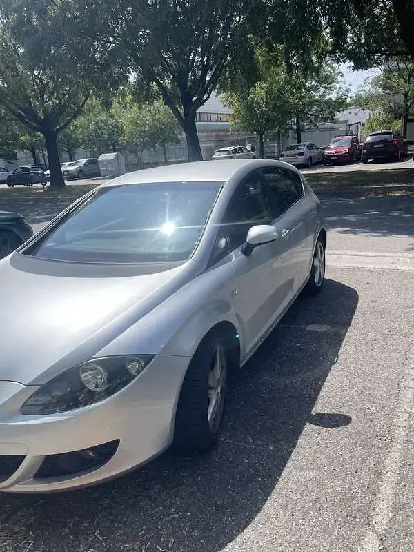 Usata Seat Leon Stylance 105 CV (77 kW) 2005 Grigio Utilitaria