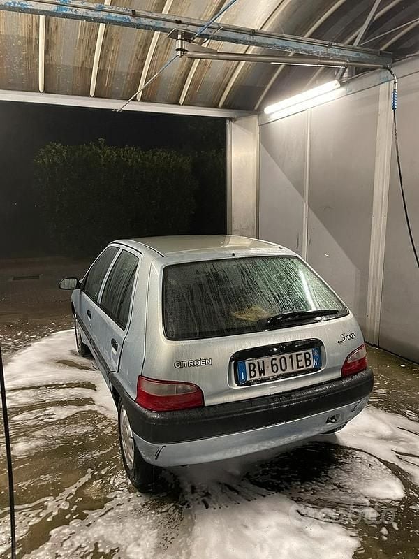 Usata Citroën Saxo 75 CV (55 kW) 2001 Utilitaria