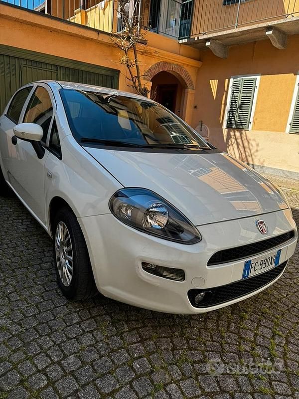 Usata Fiat Punto 69 CV (50 kW) 2016 Bianco Utilitaria