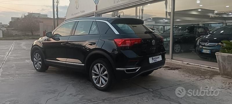 Usata VW T-Roc Style 115 CV (84 kW) 2018 Nero SUV