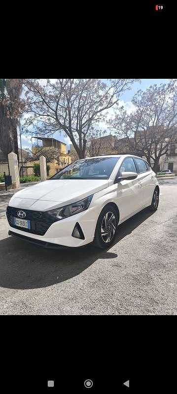 Usata Hyundai i20 101 CV (74 kW) 2021 Bianco Utilitaria