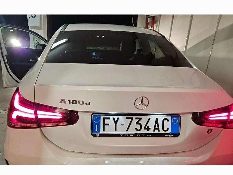 Bianco Usata 2019 Mercedes A180 AMG Tre volumi | 20.000 € (Ottimo prezzo) - Immagine 1/4