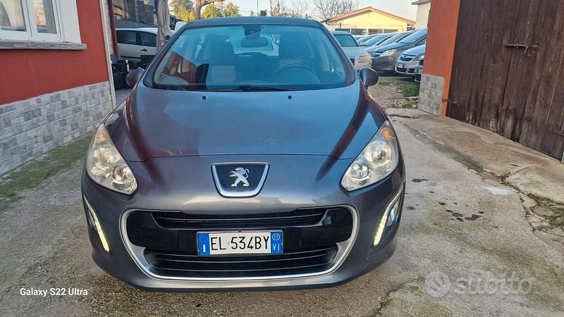 Usata Peugeot 308 Active 120 CV (88 kW) 2011 Grigio Berlina