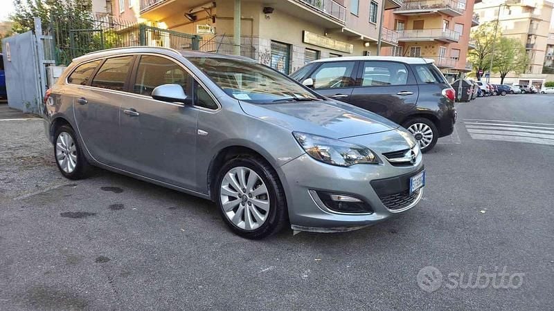 Usata Opel Astra Cosmo 140 CV (102 kW) 2014 Grigio Station wagon