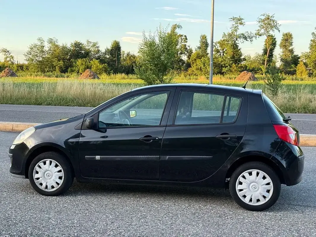 Usata Renault Clio III 65 CV (47 kW) 2008 Berlina