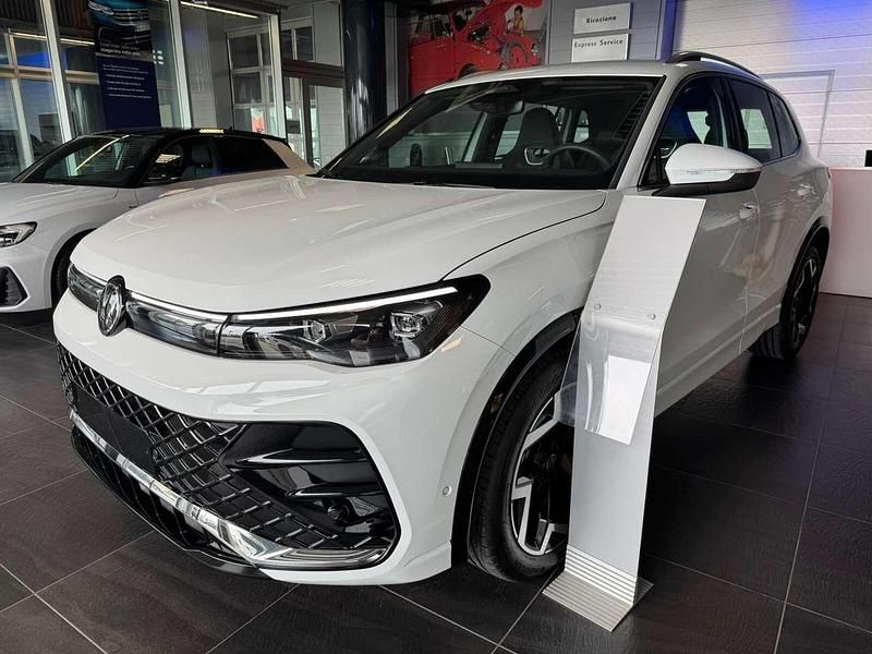 Gebraucht VW Tiguan R-line 150 PS (110 kW) 2025 Weiß SUV