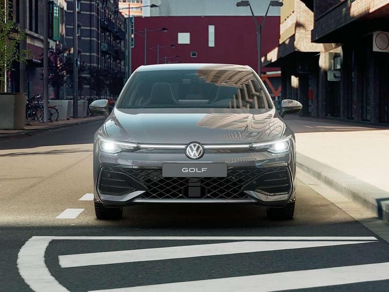 Nouvelle VW Golf VIII R-line Plus 150 ch (110 kW) 2026 Gris Berline