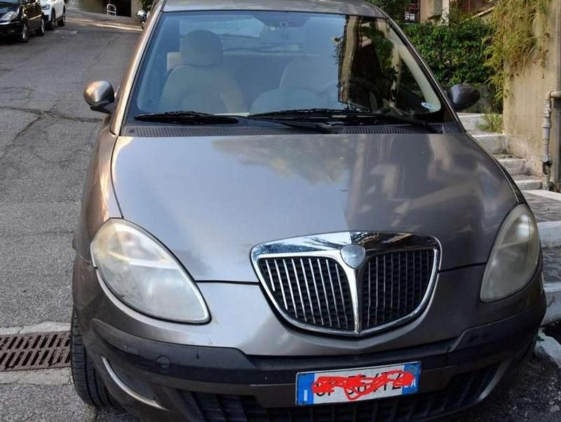 Usata Lancia Ypsilon 60 CV (44 kW) 2004 Bronzo Utilitaria