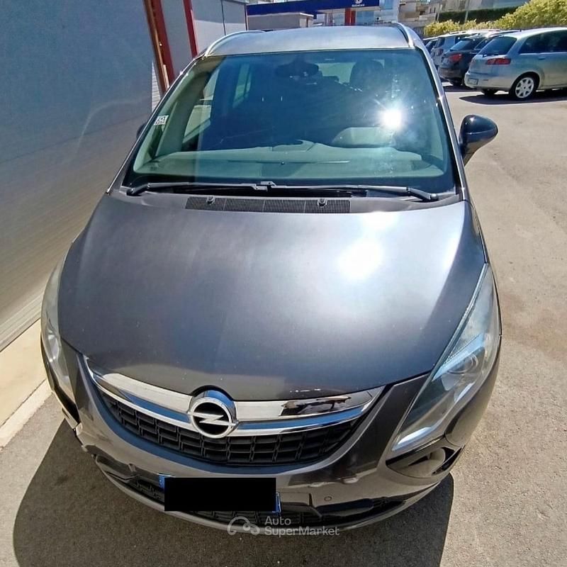 Usado Opel Zafira Comfort 131 CV (96 kW) 2012 Gris Monovolumen