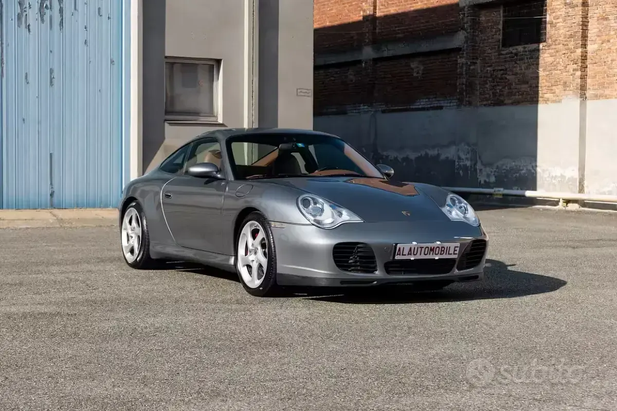 Usata Porsche 911 Carrera 4S 320 CV (235 kW) 2002 Grigio Coupé