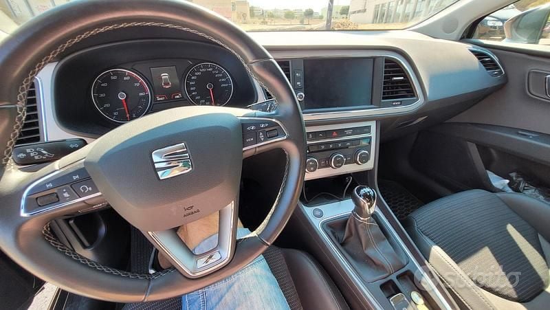 Usata Seat Leon XCELLENCE 131 CV (96 kW) 2019 Grigio Berlina