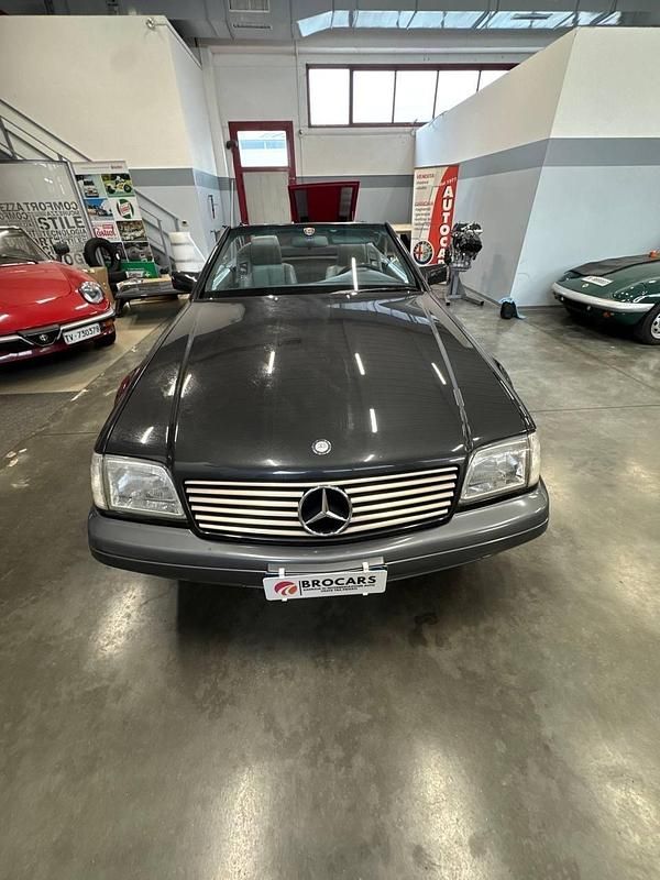 Usata Mercedes SL300 245 CV (180 kW) 1989 Grigio Cabrio