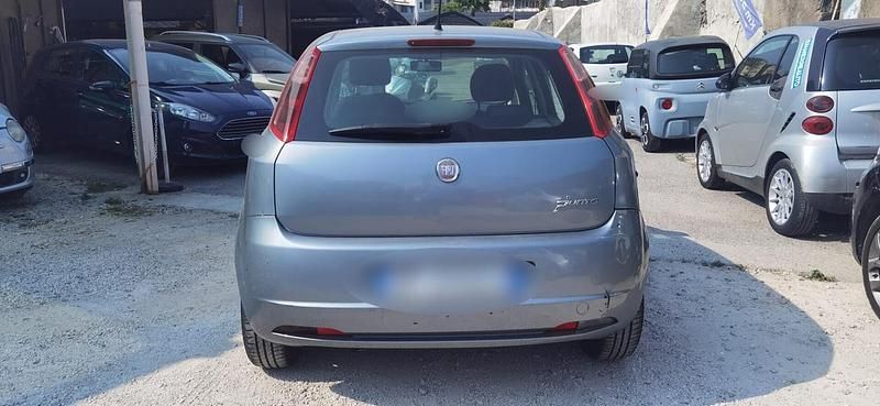 Usata Fiat Grande Punto 75 CV (55 kW) 2008 Grigio Utilitaria