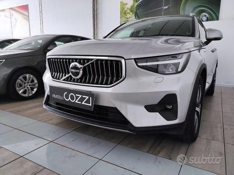 Usata Volvo XC40 Core 129 CV (94 kW) 2022 Grigio SUV