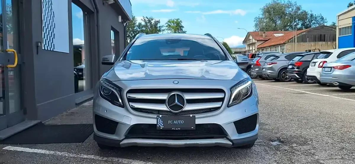 Usata Mercedes GLA200 Premium 136 CV (100 kW) 2015 Argento SUV