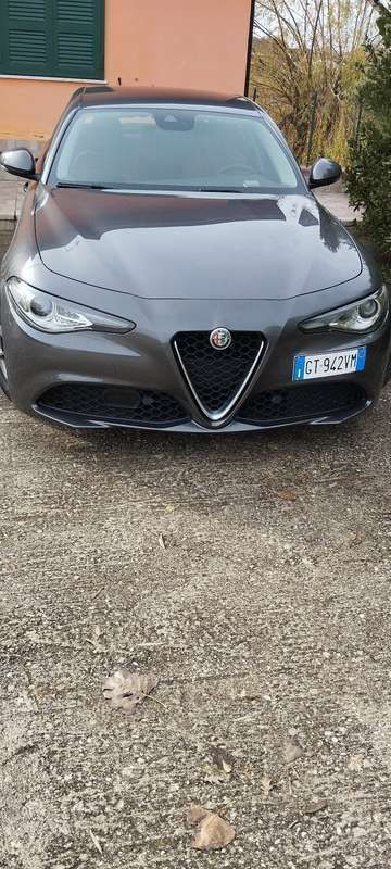 Usata 2019 Alfa Romeo Giulia Tech Edition Tre volumi | 17.990 € (Super prezzo) - Immagine 1/4