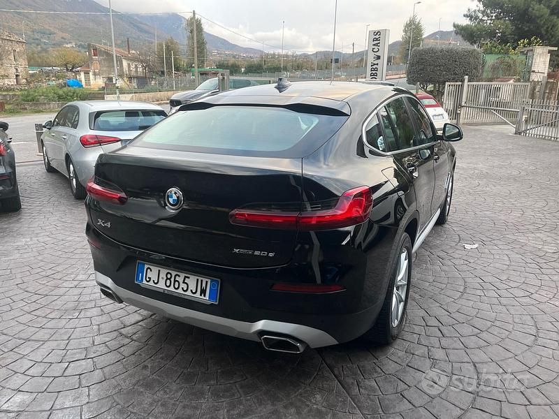 Usata BMW X4 Advantage 190 CV (139 kW) 2022 Nero SUV