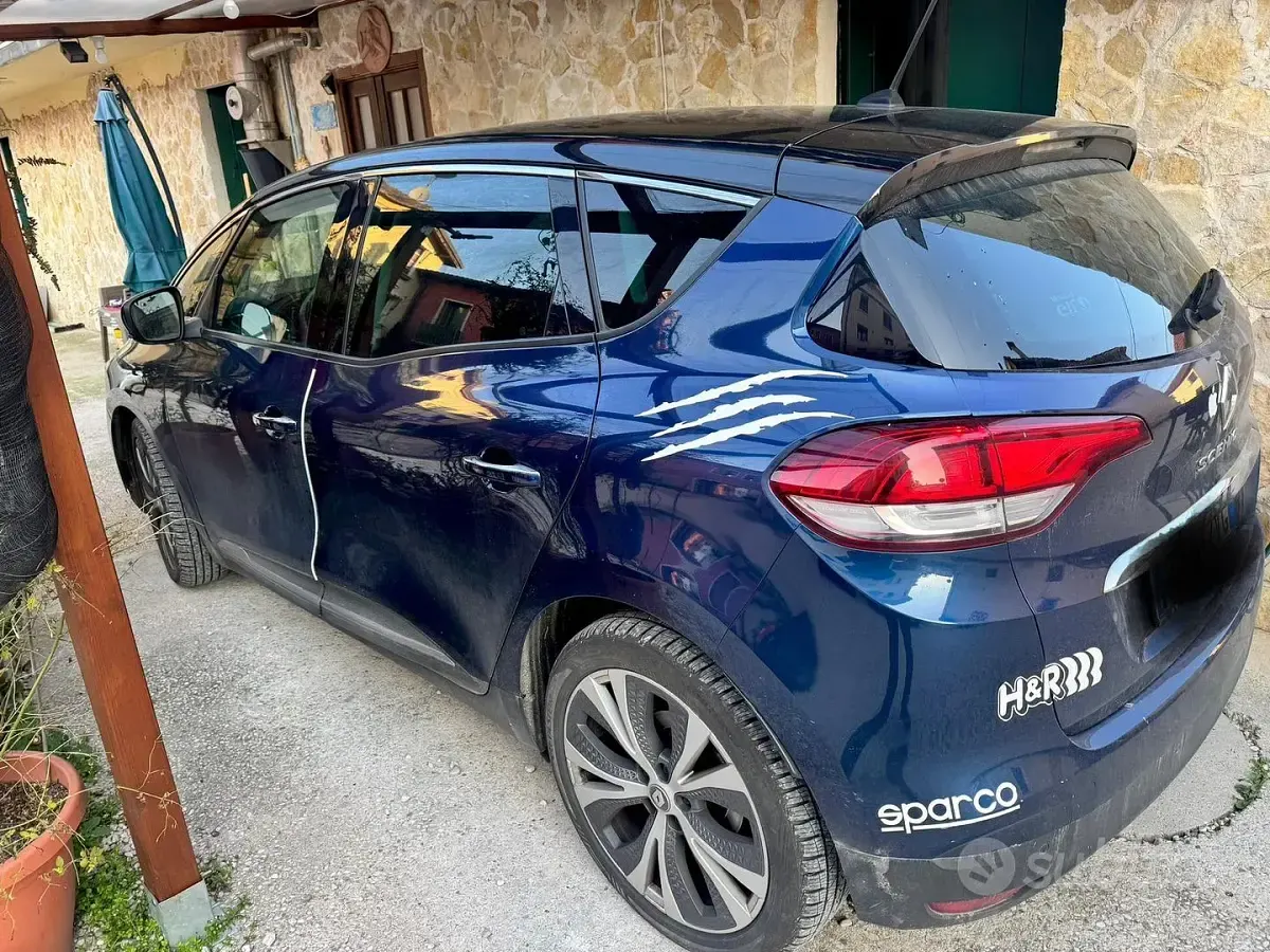 Usata Renault Scénic 110 CV (80 kW) 2017 Monovolume