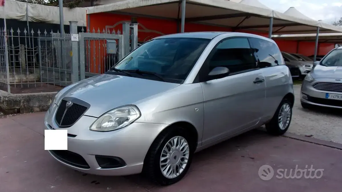 Usata Lancia Ypsilon 90 CV (66 kW) 2009 Grigio Utilitaria