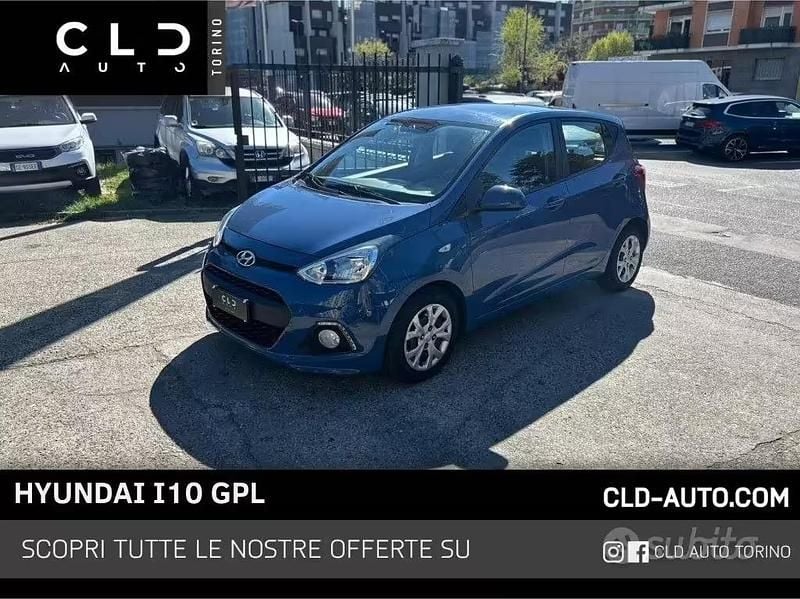 Usata Hyundai i10 Edition 69 CV (50 kW) 2016 Azzurro Utilitaria