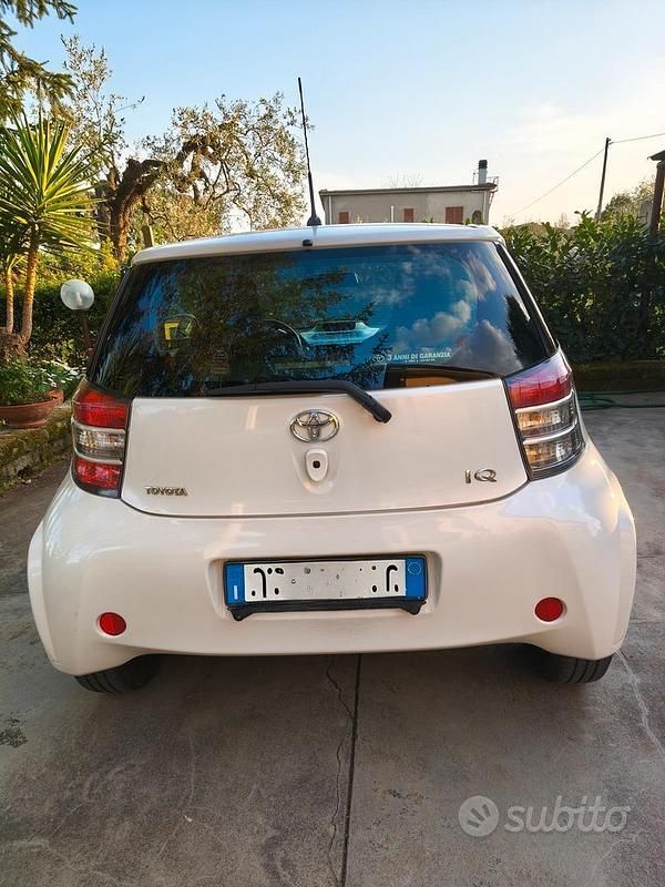 Usata Toyota iQ 98 CV (72 kW) 2009 Bianco Utilitaria