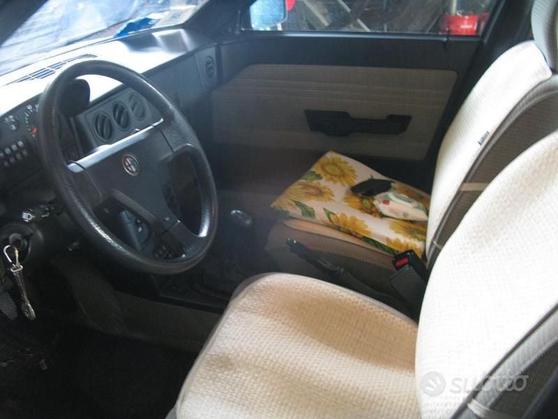 Usata Alfa Romeo 33 Ti 1987 Grigio Berlina