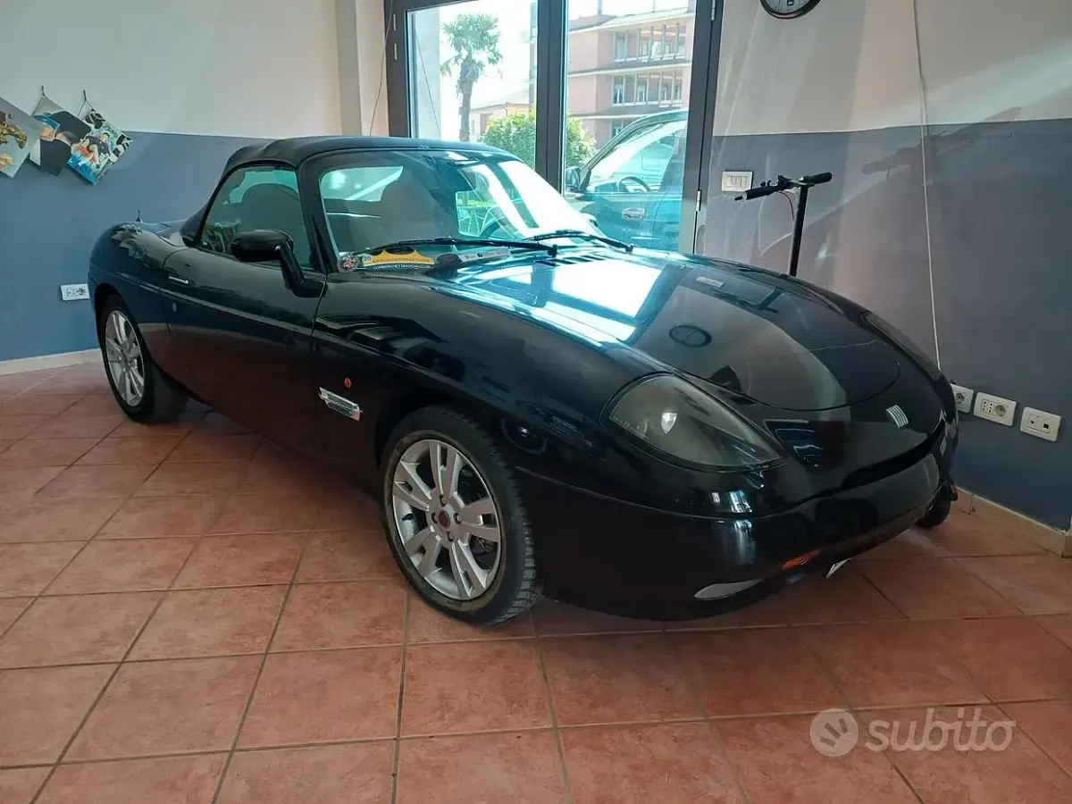 Usado Fiat Barchetta 131 HP (96 kW) 1997 Preto Cabrios