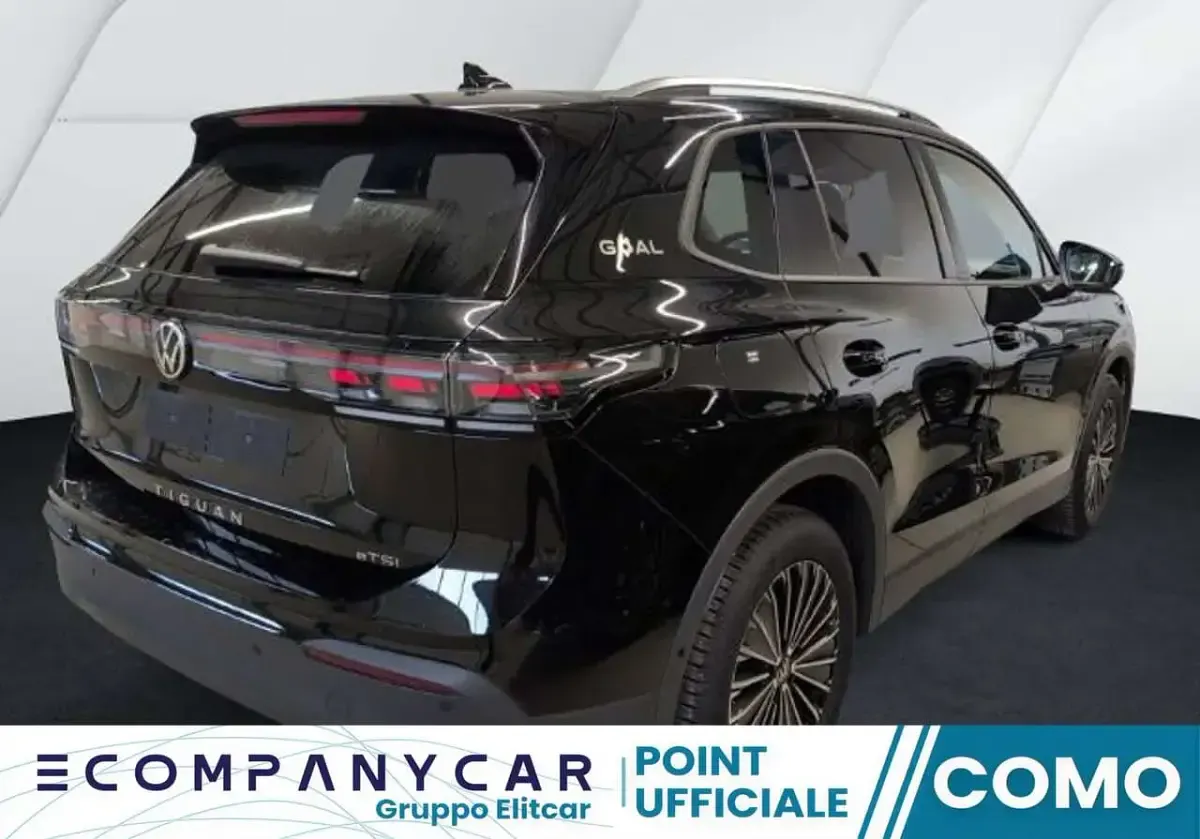 Usata VW Tiguan Life 131 CV (96 kW) 2025 Grenadill black metallizzato SUV
