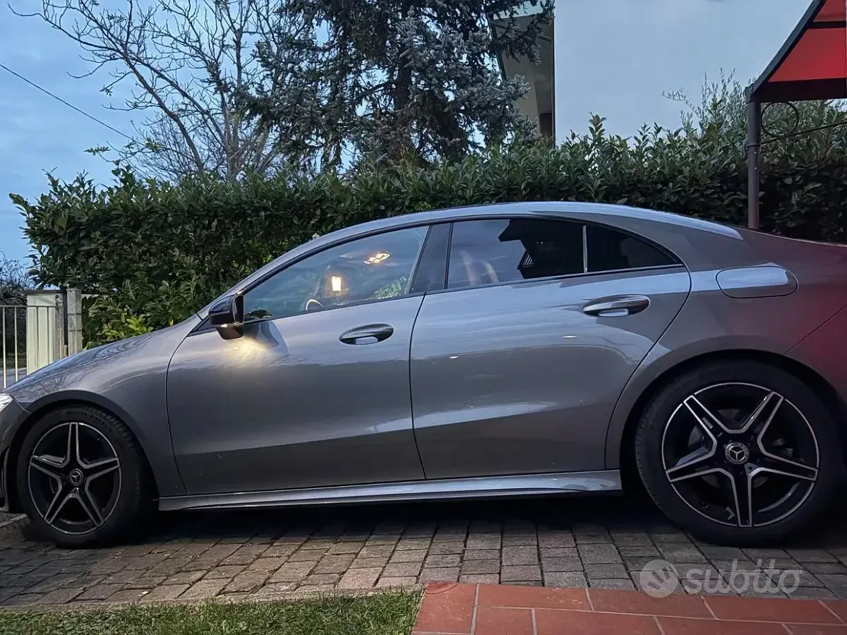 Usata Mercedes CLA200 163 CV (119 kW) 2020 Grigio Berlina