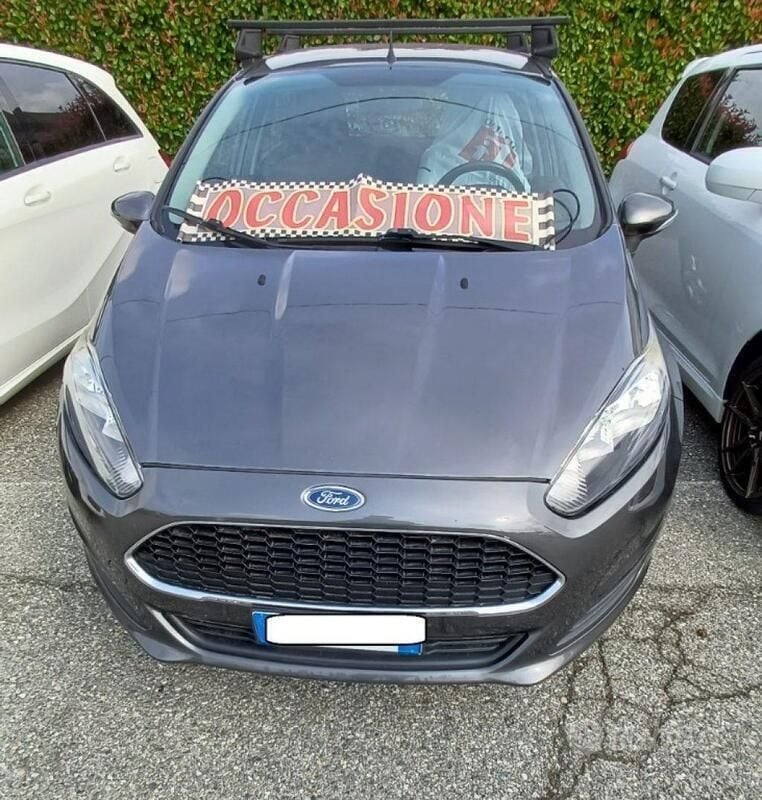 Usata Ford Fiesta Titanium 60 CV (44 kW) 2016 Grigio scuro Utilitaria