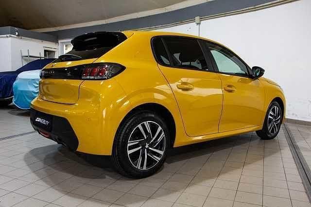 Usata Peugeot 208 Active 75 CV (55 kW) 2023 Giallo Utilitaria