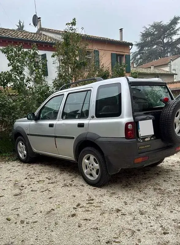Usata Land Rover Freelander 111 CV (81 kW) 2002 Grigio SUV