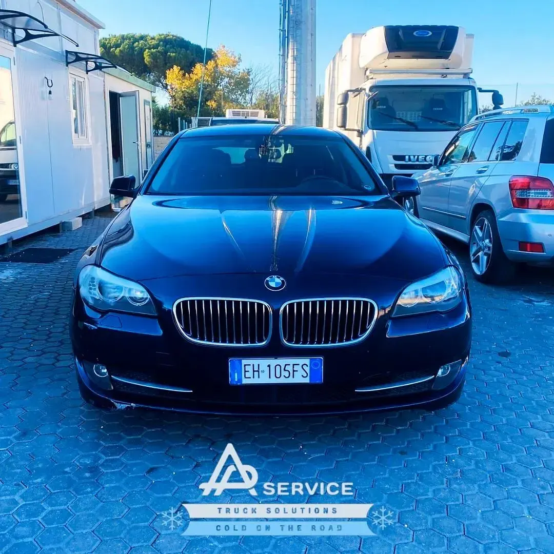Usata BMW 530 Comfort Edition 258 CV (189 kW) 2011 Blu Station wagon