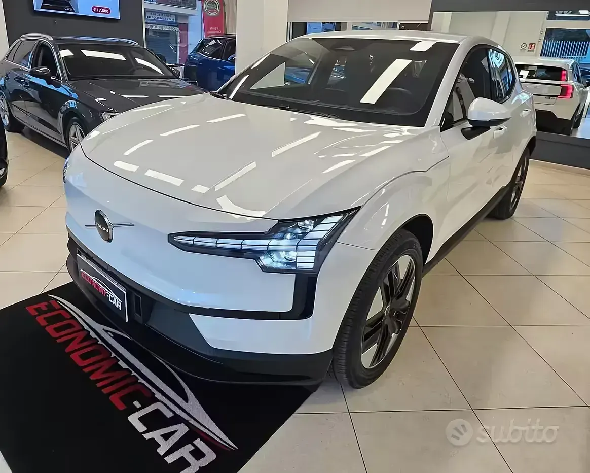 Usata Volvo EX30 Core 75 kW (102 CV) 2024 Bianco SUV