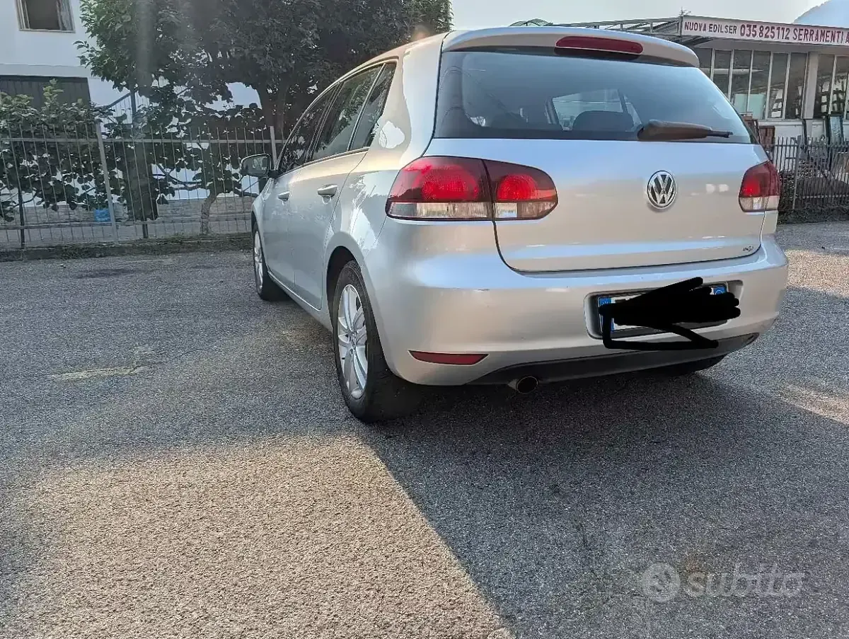 Usata VW Golf VI 102 CV (75 kW) 2010 Grigio Utilitaria