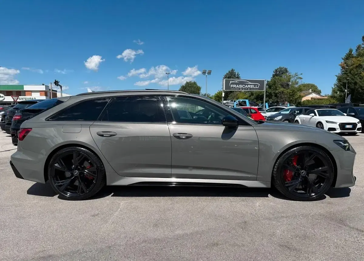 Usata Audi RS6 Ambiente 600 CV (441 kW) 2022 Grigio Station wagon