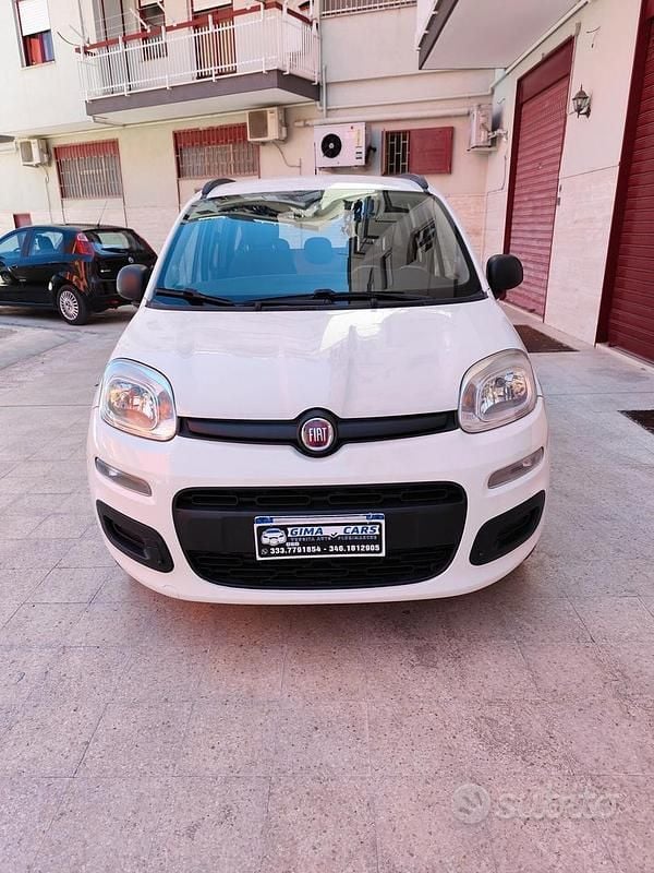 Usata Fiat Panda Lounge 80 CV (58 kW) 2013 Bianco Utilitaria