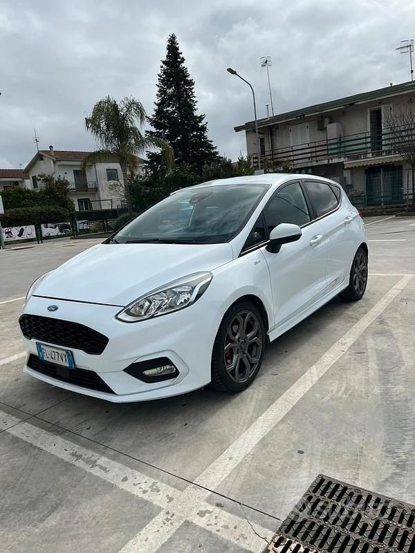 Usata Ford Fiesta ST-Line 2010 Utilitaria