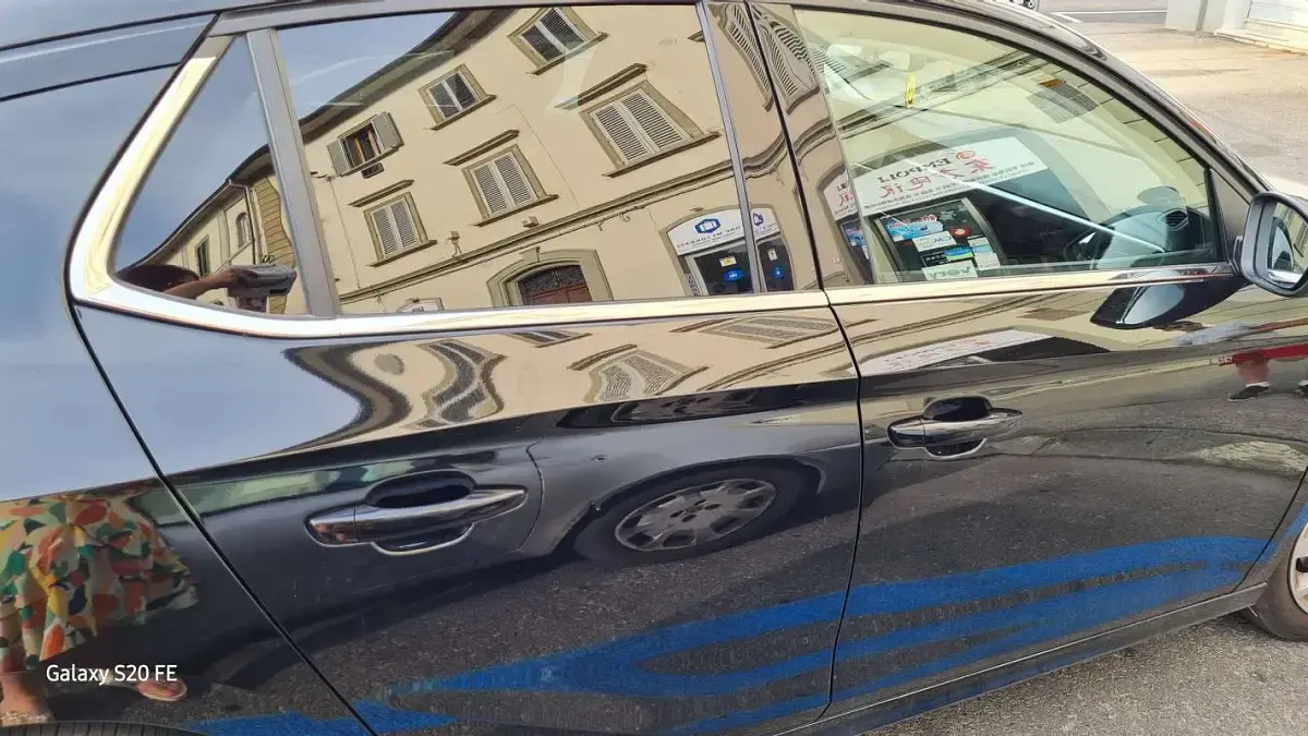 Usata Opel Corsa Elegance 101 CV (74 kW) 2023 Nero Utilitaria