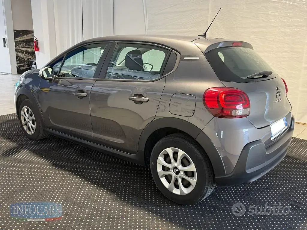 Usata Citroën C3 83 CV (61 kW) 2023 Grigio metallizzato Utilitaria