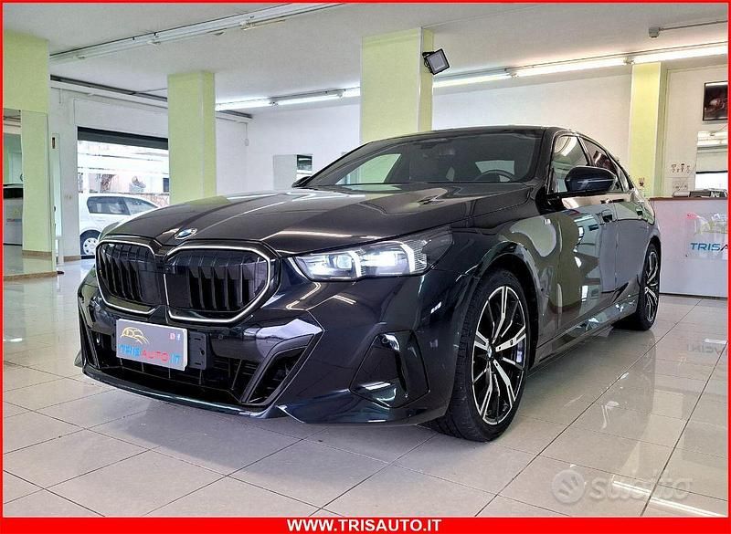 Usata BMW 520 M Sport 197 CV (144 kW) 2025 Blu Berlina
