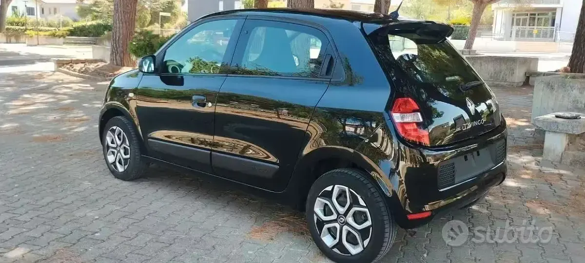 Usata Renault Twingo Zen 71 CV (52 kW) 2016 Nero Utilitaria