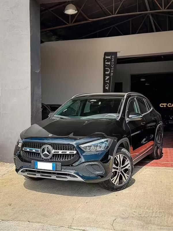 Usata Mercedes GLA200 Advanced Plus 149 CV (109 kW) 2023 Nero SUV