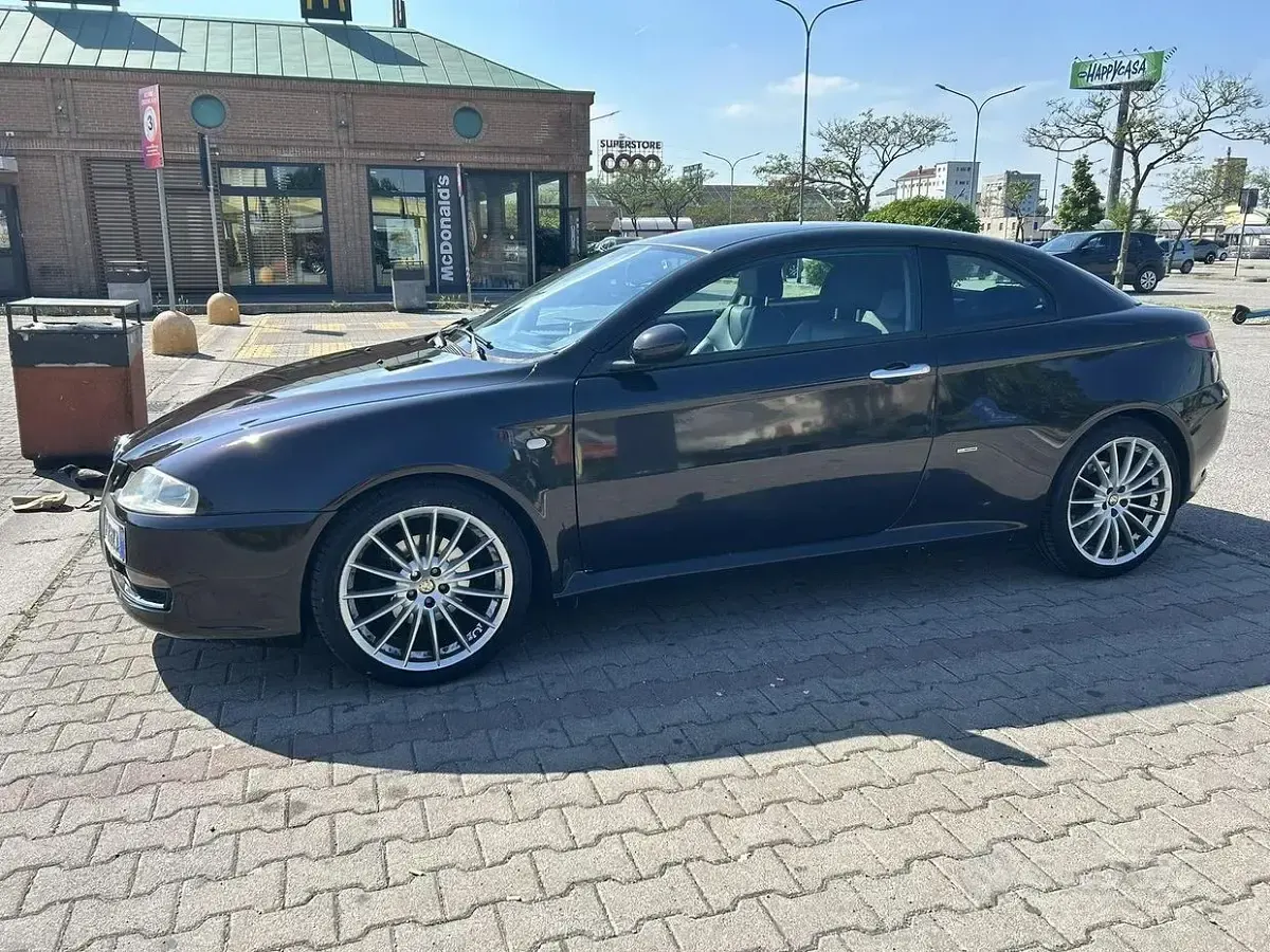 Usata Alfa Romeo GT 140 CV (102 kW) 2008 Nero Coupé