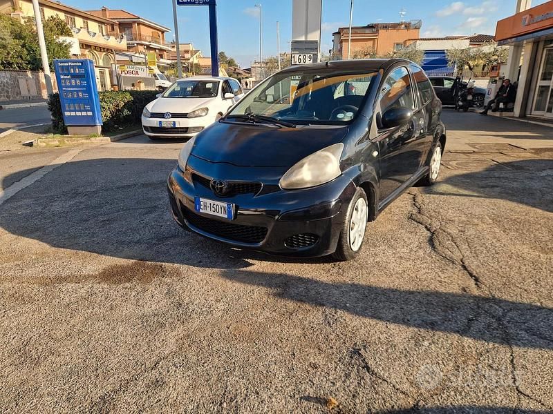 Usata Toyota Aygo Connect Style 68 CV (50 kW) 2011 Nero Utilitaria