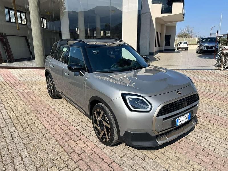 Usata Mini Cooper Countryman Favoured 163 CV (119 kW) 2024 Argento SUV