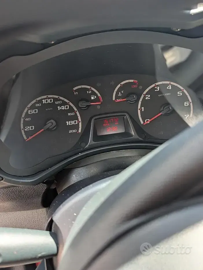 Usata Ford Ka Titanium 75 CV (55 kW) 2013 Grigio Utilitaria