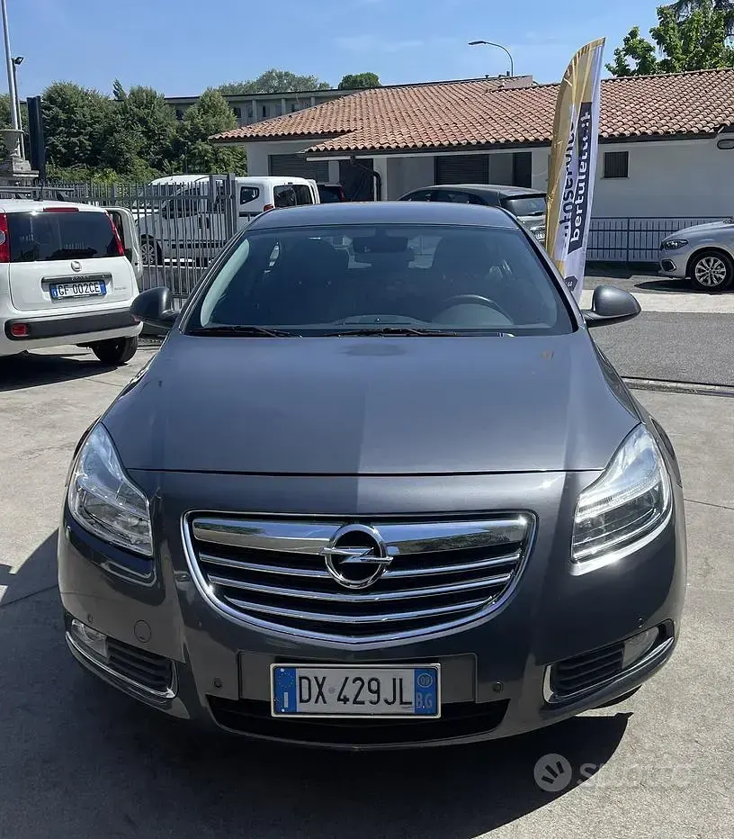 Usata Opel Insignia 130 CV (95 kW) 2009 Grigio Berlina