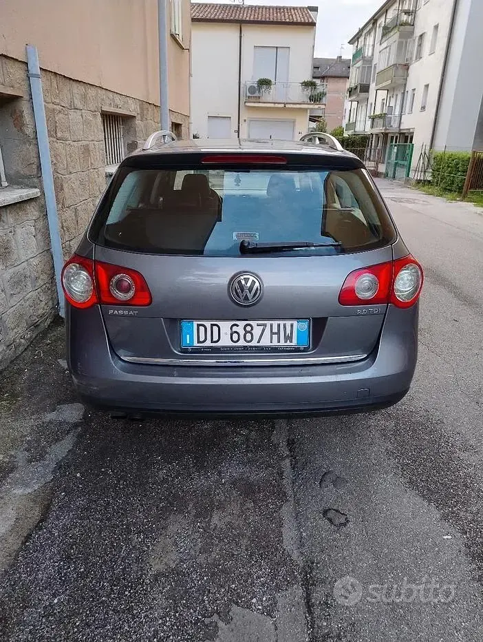 Usata VW Passat 140 CV (102 kW) 2006 Grigio Station wagon
